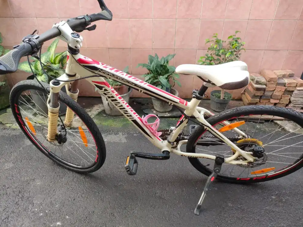SEPEDA MEREK Specialized