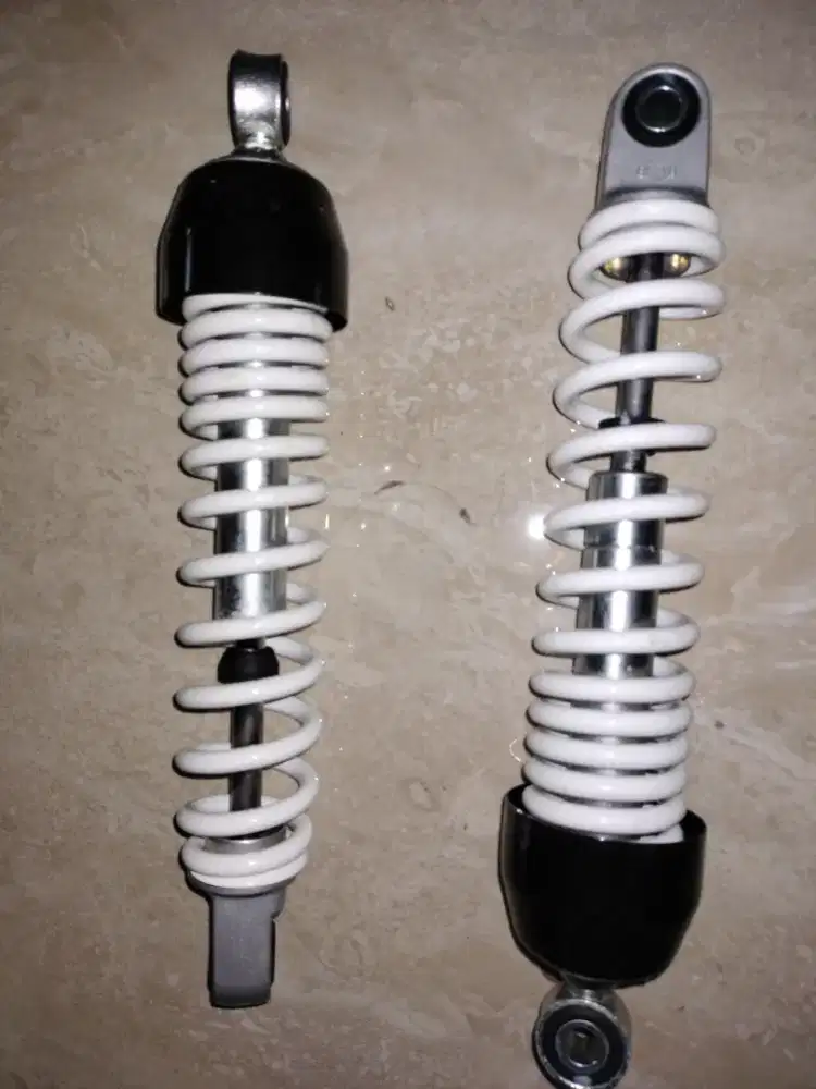 Shock Belakang Jupiter Z1(1DY6)/Shock Absorber Assy Rear 1DY-F2210-10