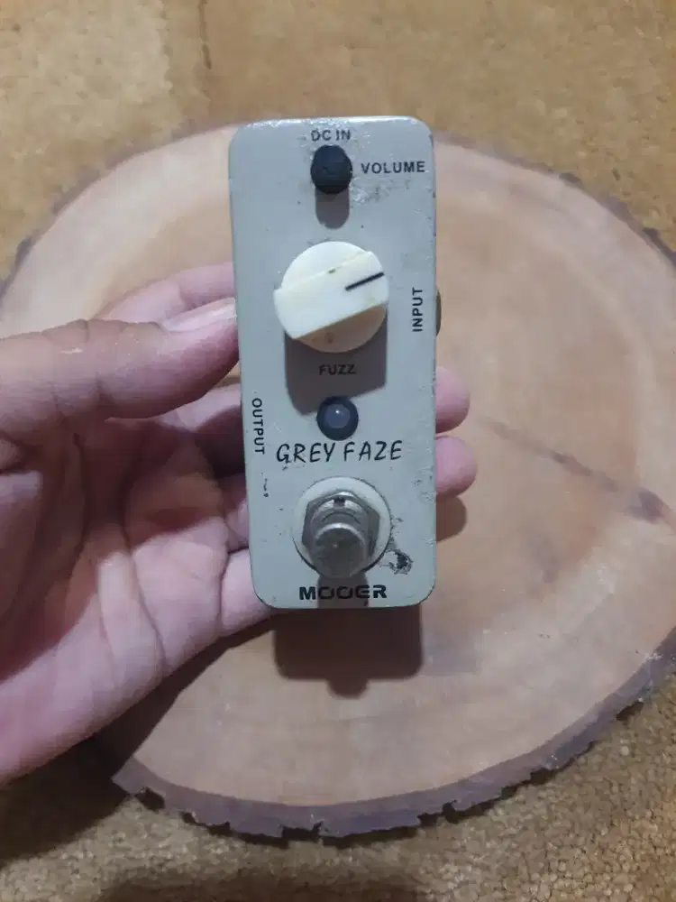 Efek gitar moer grey