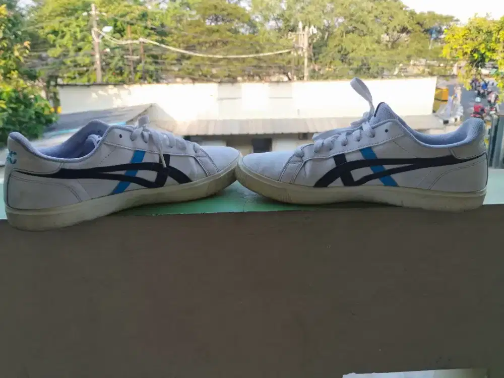 Sepatu pria ASICS Original