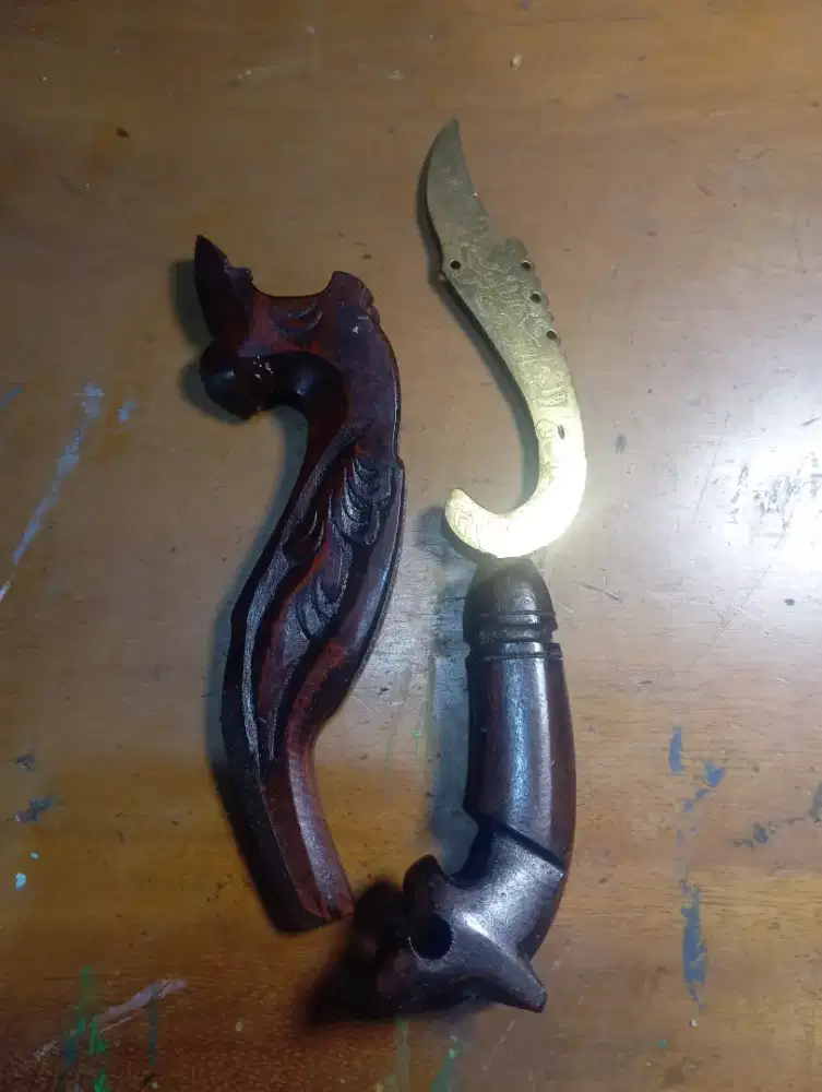 Pusaka kujang kuningan