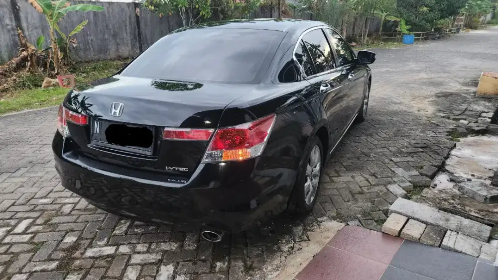ACCORD VTI-L 2.4 A/T  HITAM