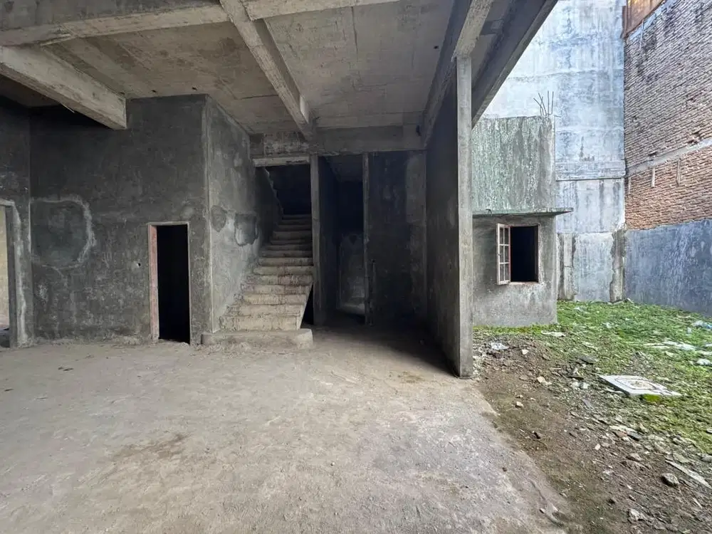 Stock Limited  Dijual Villa kosong Cemara Asri 2 lantai