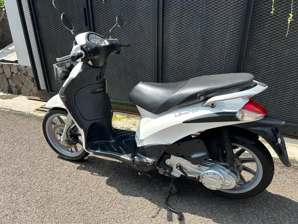 Dijual Piaggio Liberty 2013 – Putih Elegan, tinggal gas aja