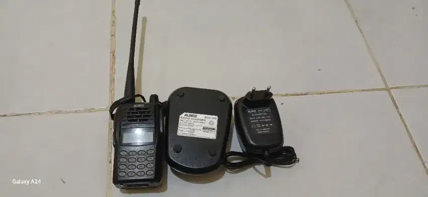 HT Alinco DJ W10