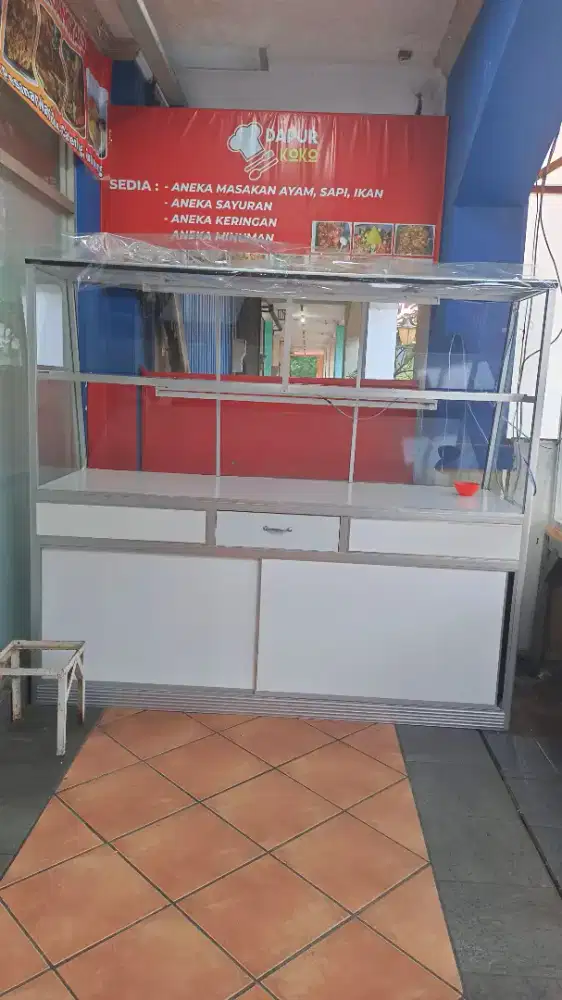 Etalase panjang 2 meter