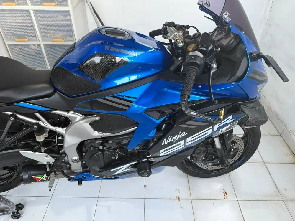Kawasaki ZX25 R ABS