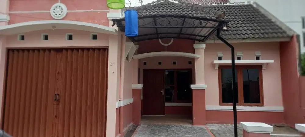 Disewakan rumah nyaman dalam lingkungan perumahan