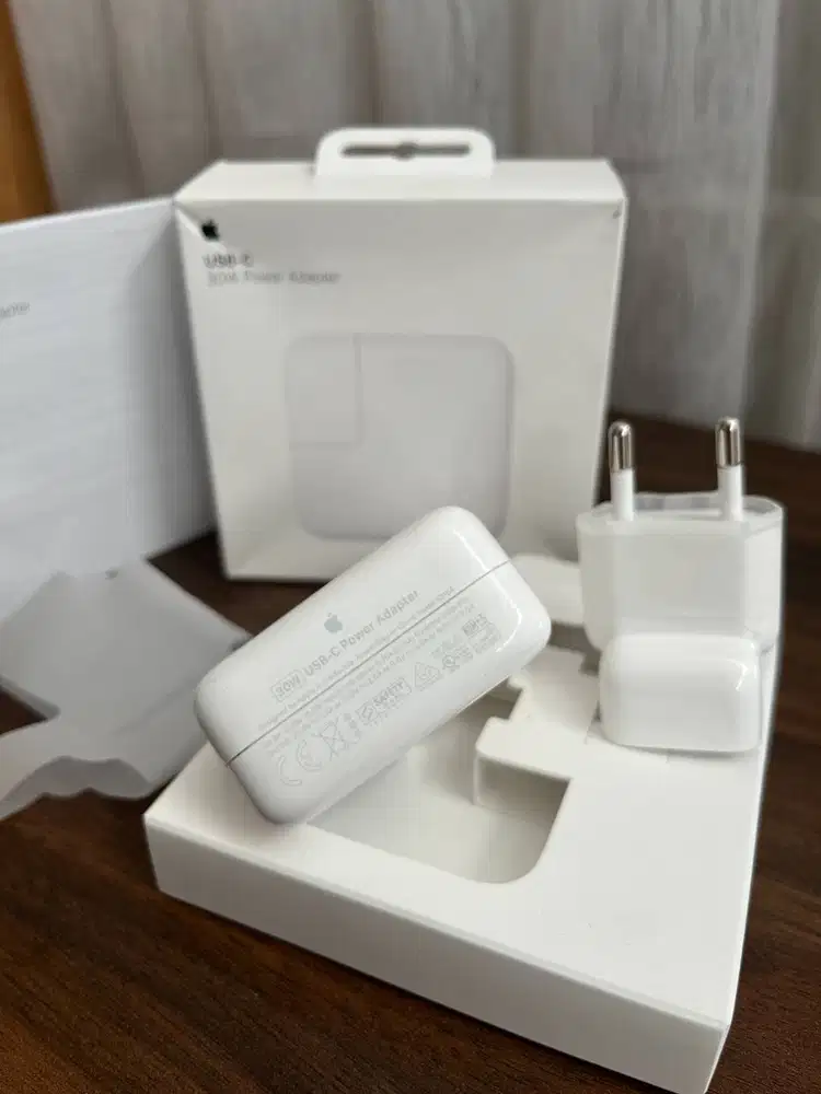 Charger (Power Adapter) Mac Book Air Original USB C 30W