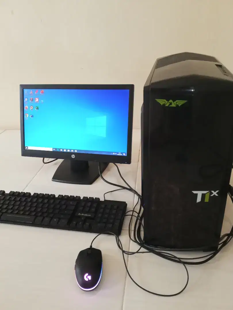 Komputer i5 + keyboard dan mouse