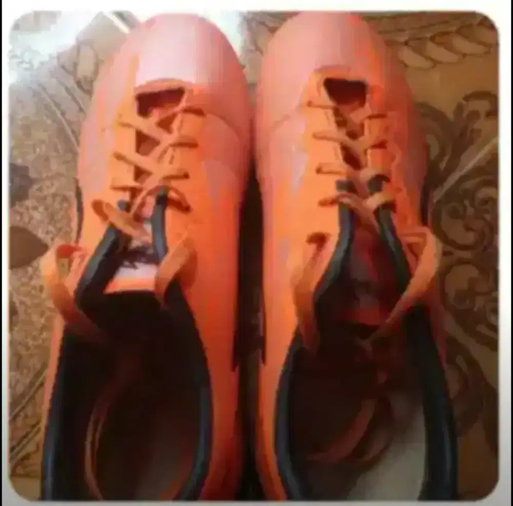 Sepatu Futsal dan Sepatu Bola