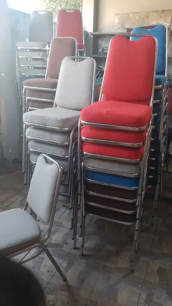 Kursi susun chitose futura ori warna warni