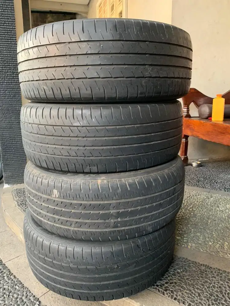 Ban Dunlop SP Maxx 215/55/17