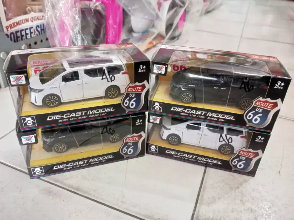 Mainan anak mobil Diecast Alphard