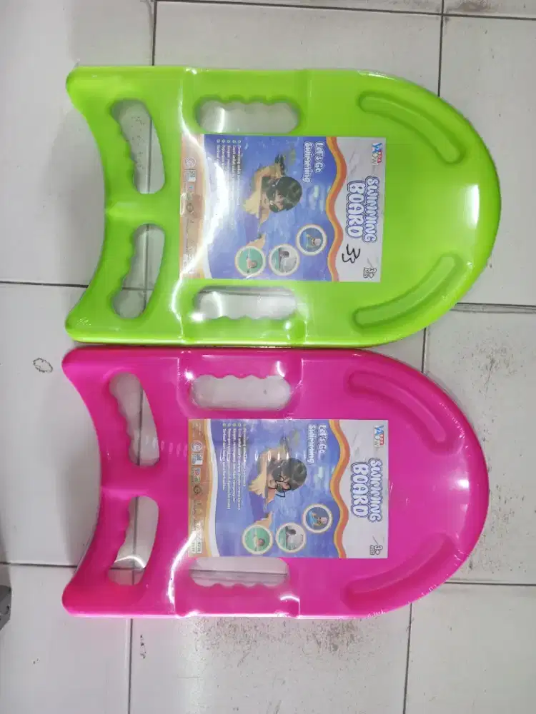 Mainan anak papan luncur renang