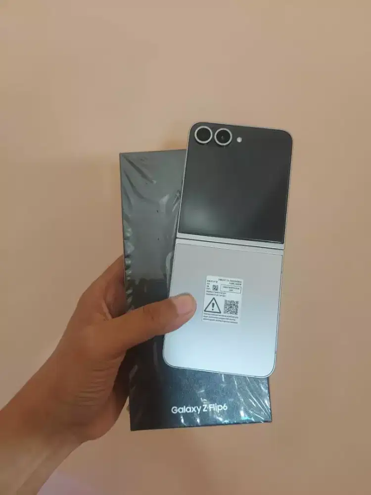 Samsung Z FLIP 6 5G Ram12/256GB
Garansi DES 2025 Mulus Lengkap fullset