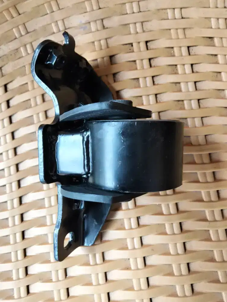 Engine mounting depan kiri Toyota Great Corolla 92 - 95