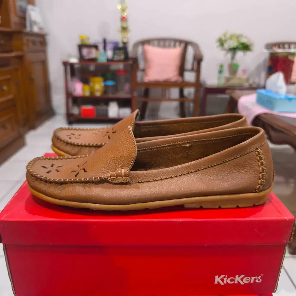 Flat Shoes Wanita Donarichie Warna Coklat Size 40 Preloved