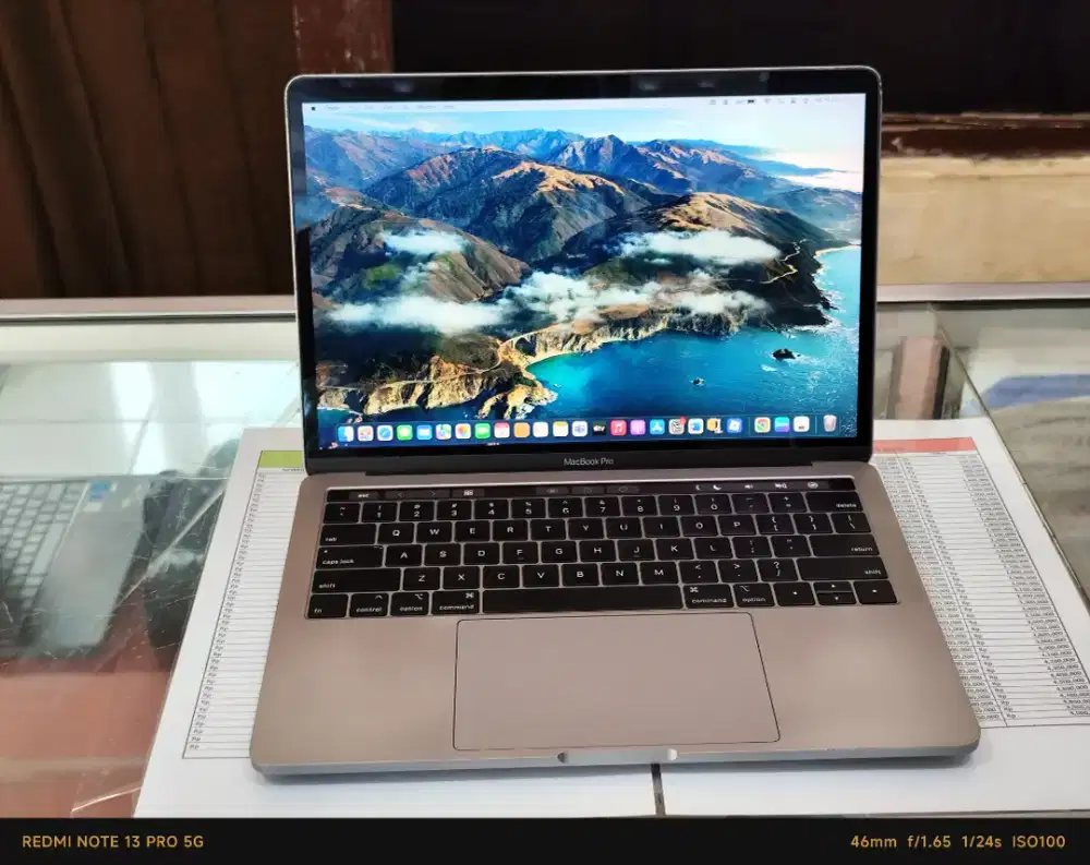 Macbook Pro 2019 touch bar core i5