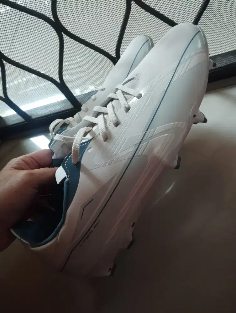 Sepatu bola SPECS viper RX FG White Assylum Size 44