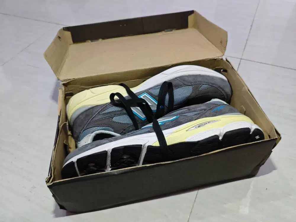 Sepatu Running New Balance 990