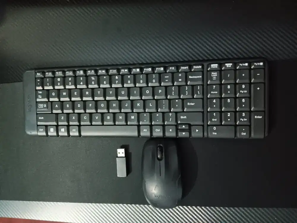 Keyboard dan mouse wireless logitech mk220