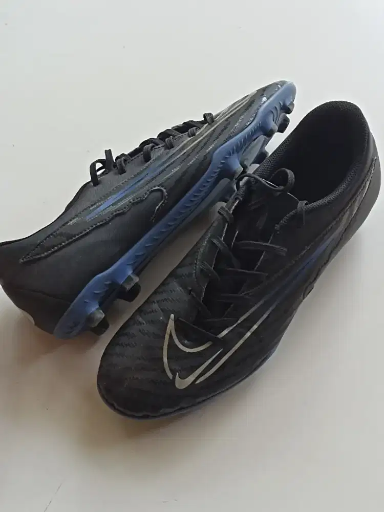 Sepatu Bola Nike Phantom GX Black