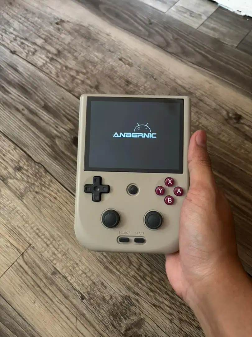 Anbernic RG405V – Retro Handheld Android Gaming Console