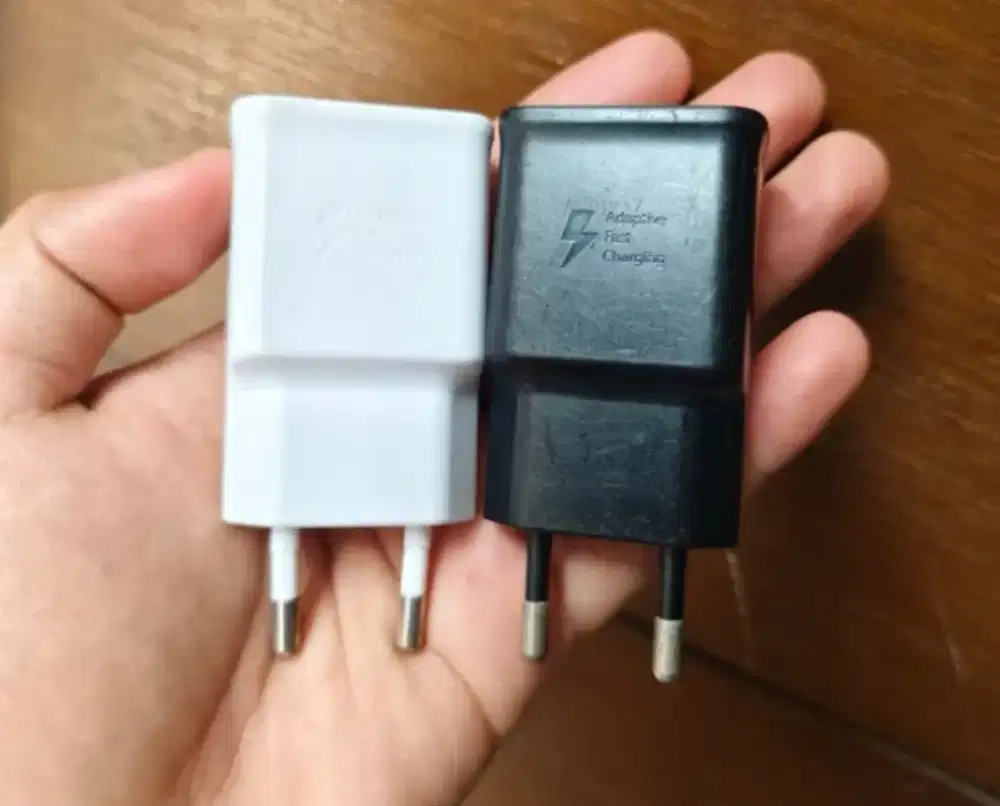Jual charger bawaan dari hp samsung A52, udah fast charging, nego