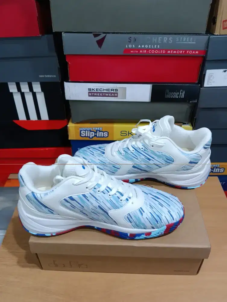 Sepatu basket diadora hordan