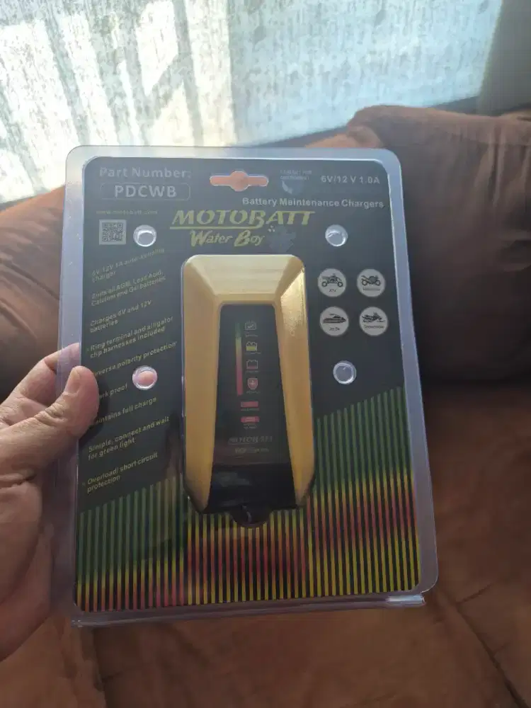 Charger Aki Motobatt Waterboy