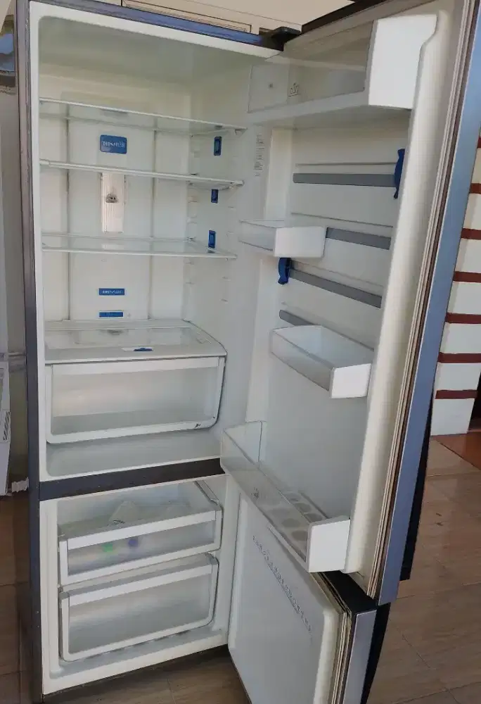 Kulkas 2 pintu electrolux normal