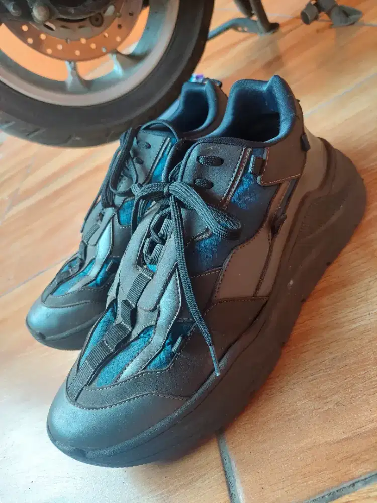 Sepatu Heiden Heritage size 43