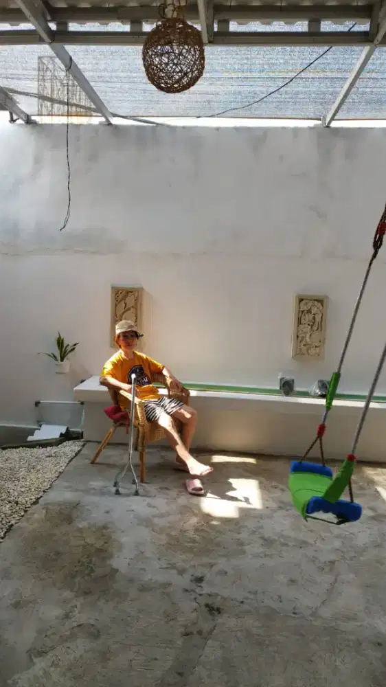 PENGASUH JAGA LANSIA / MEMBANTU LANSIA