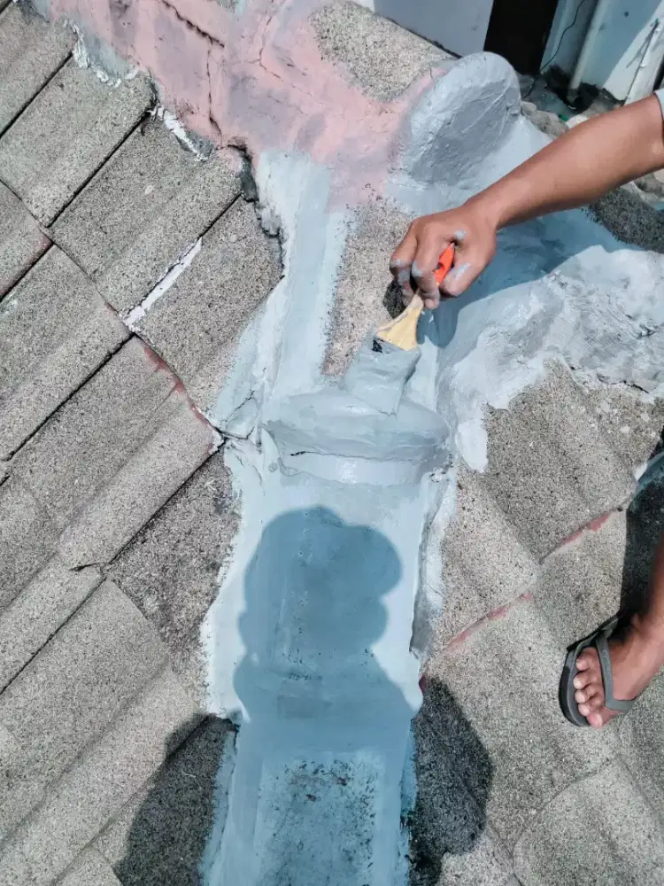 Tukang perbaikan atap bocor dan renopasi rumah dll
