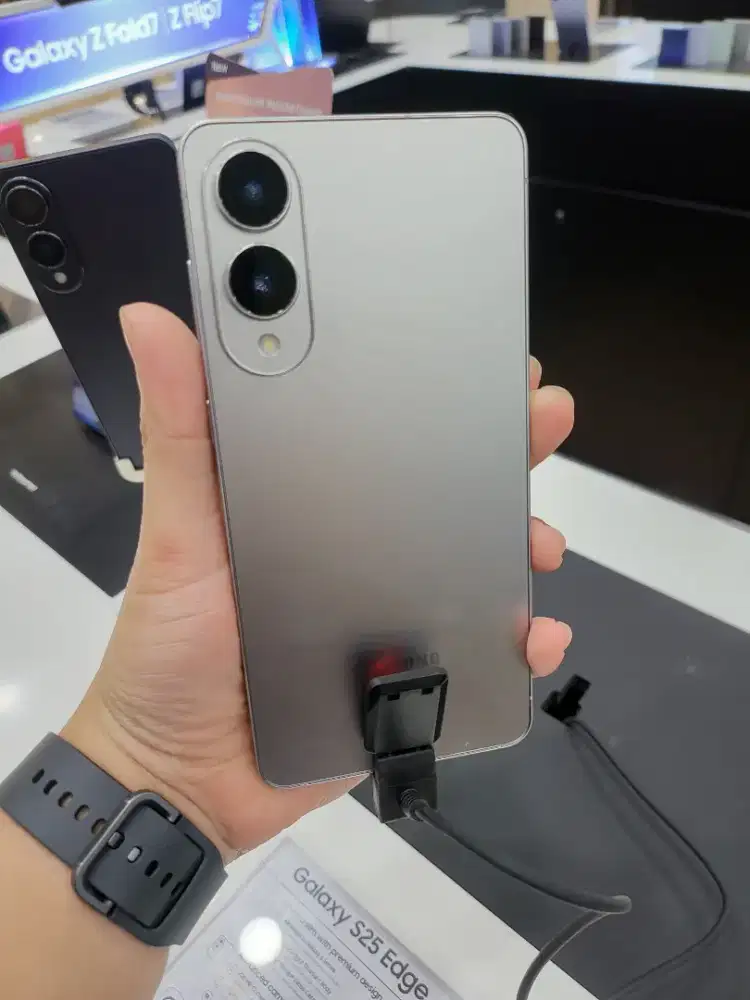 Samsung Galaxy S25 Edge Garansi resmi paling murah