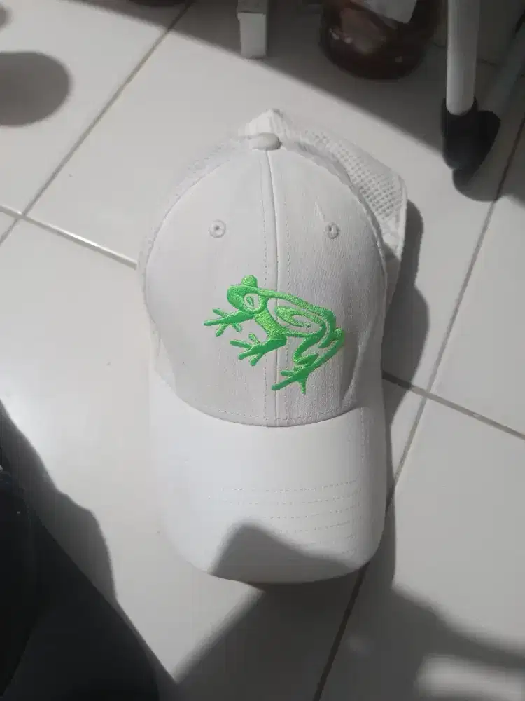 Topi pria dewasa