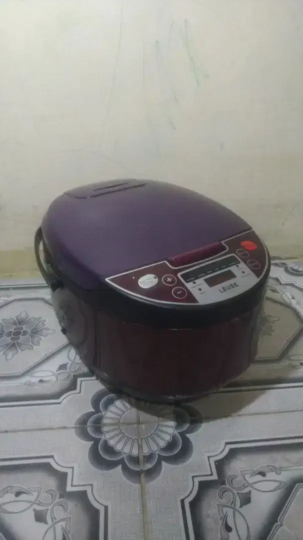 Rice Cooker Magic Com Leuse 2L