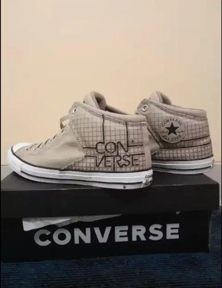 Sepatu converse