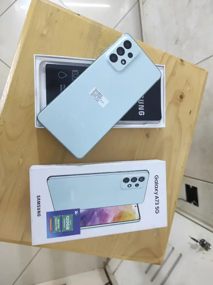 samsung A73. 5G.  8/256GB