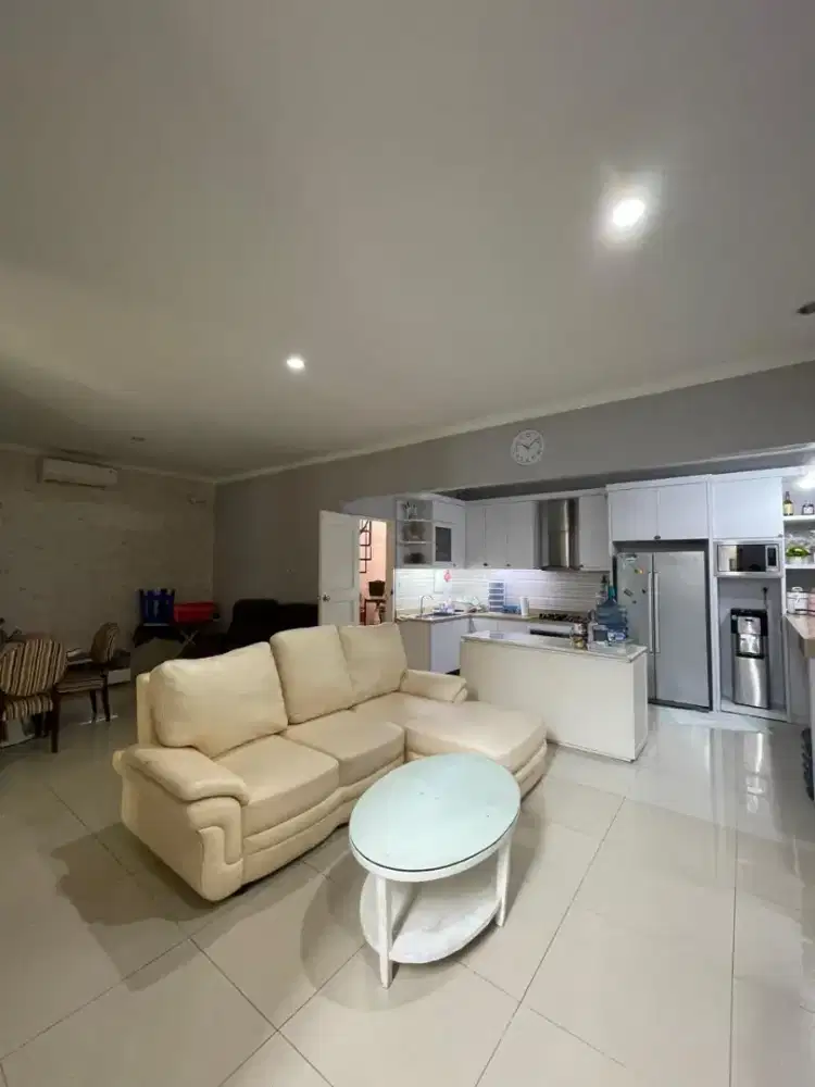 Disewakan Rumah Kenari Pik