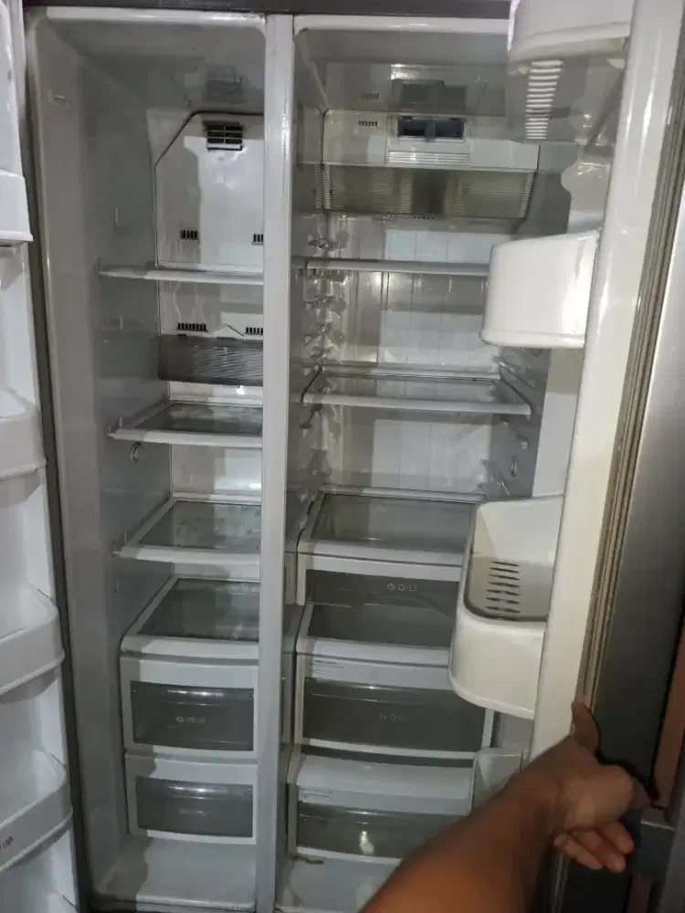 Menerima jual beli barang bekas kulkas rusak / mati