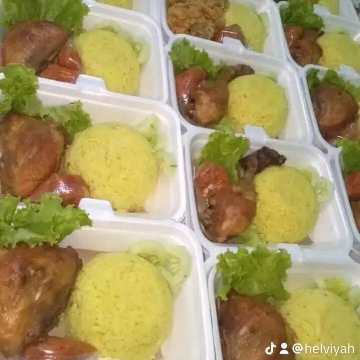 Paket nasi kuning box