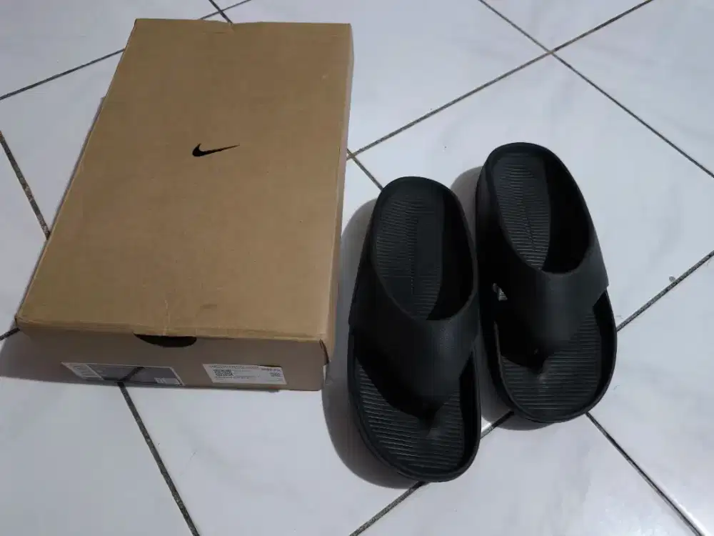 Sendal Nike Calm Flip Flop SIZE 41/26CM