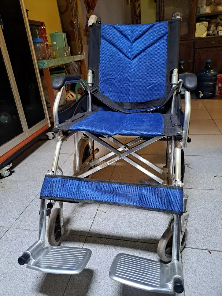 Kursi Roda Bekas Merk GEA FS868L