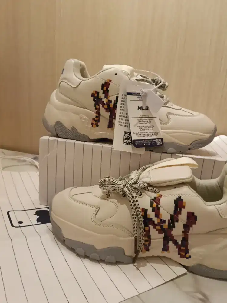 Jual sepatu mlb masih baru