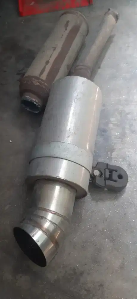 Knalpot dan katalistnya suara ngebas