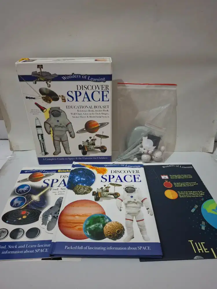 Buku Wonders Of Learning Discover Space (Educational Box Set)