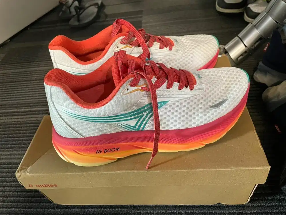 Ardiles Nfinity Drive 1.5 Sepatu Lari - White Orange (Size 40)