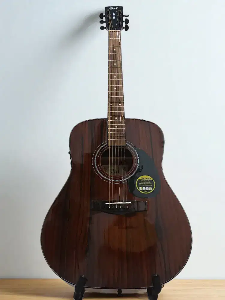 Gitar akustik elektrik cort